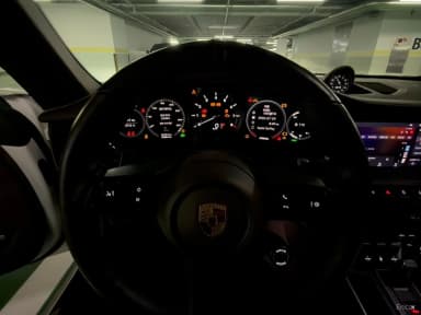 911 (992)