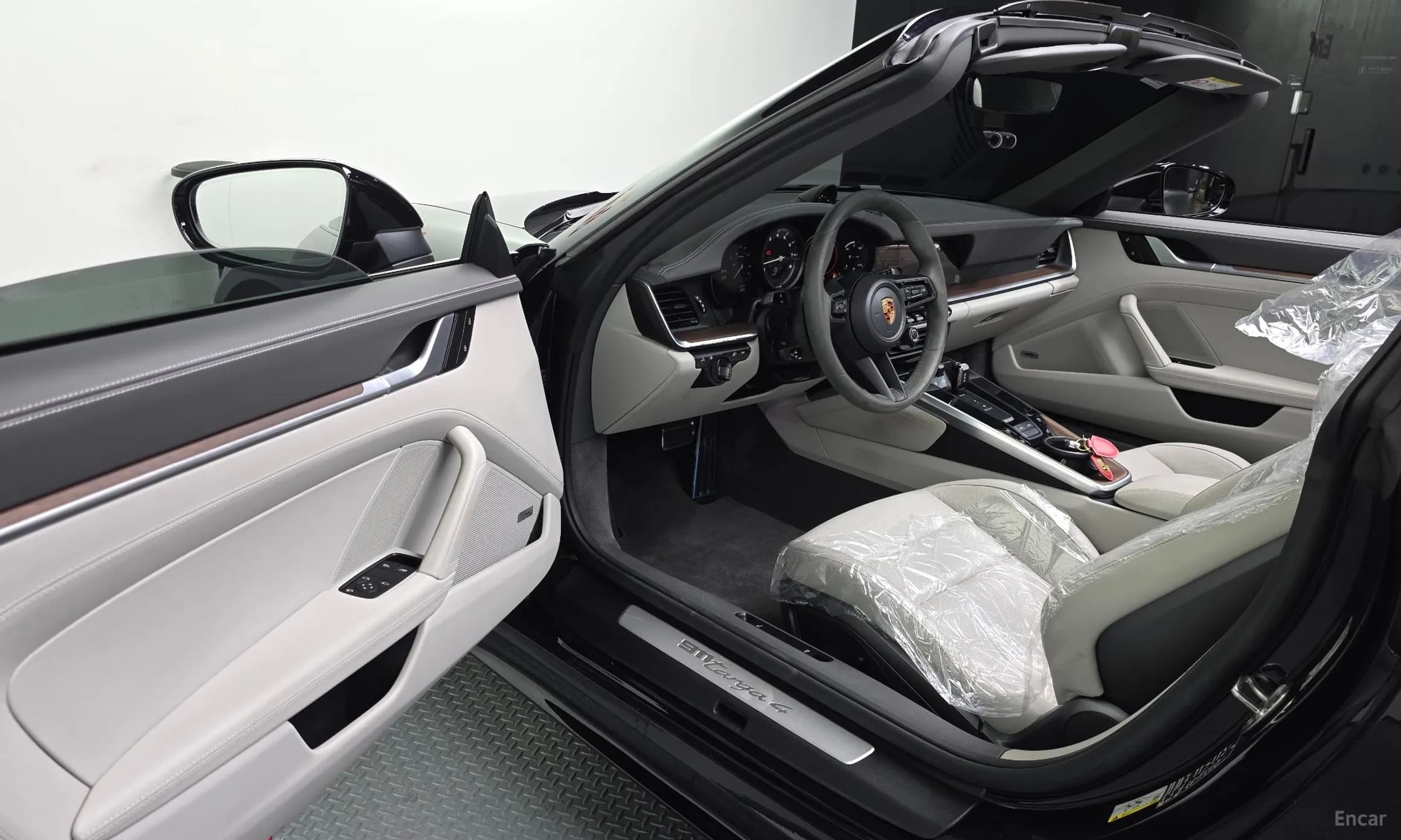 911 (992)