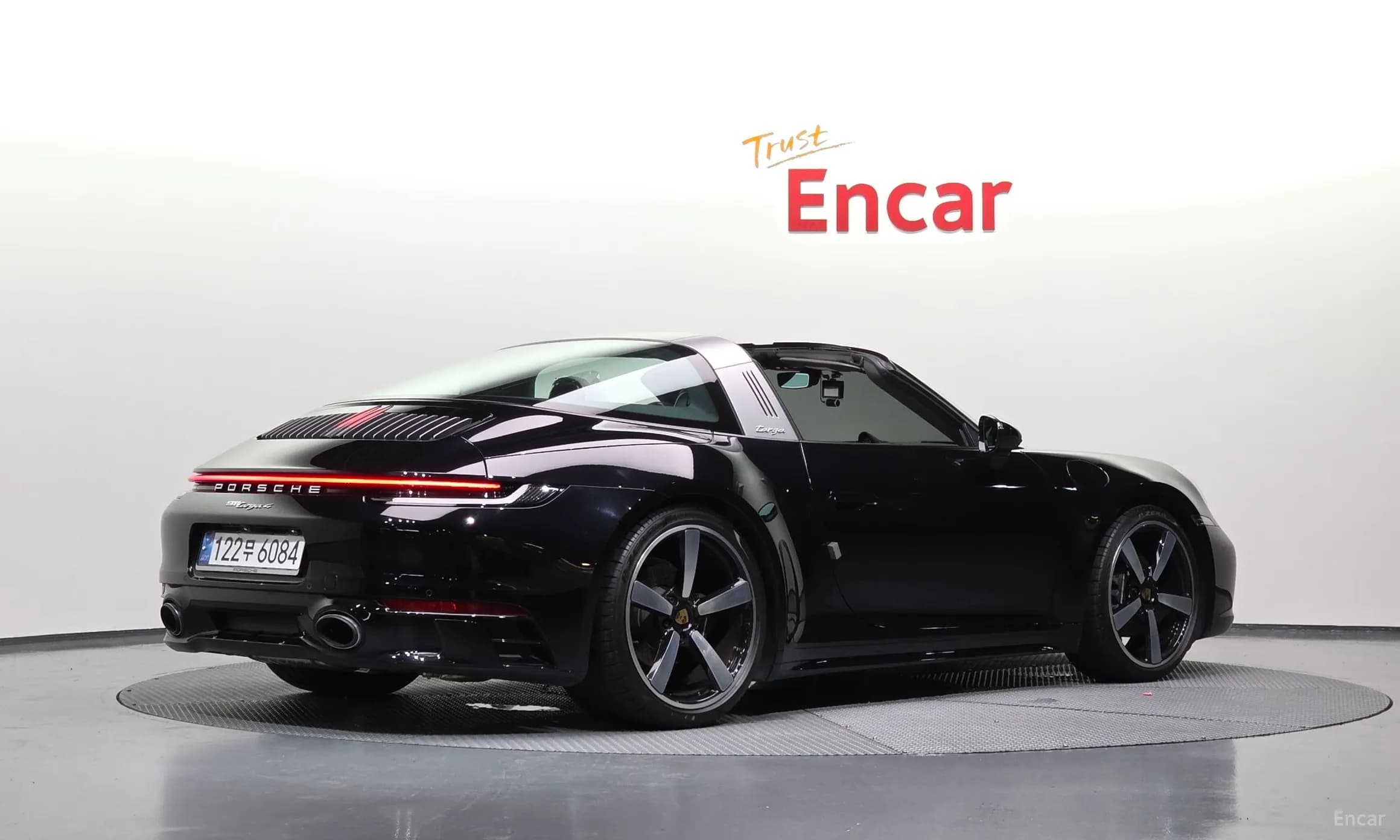 911 (992)
