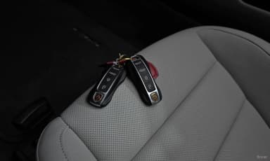 911 (992)