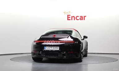 911 (992)
