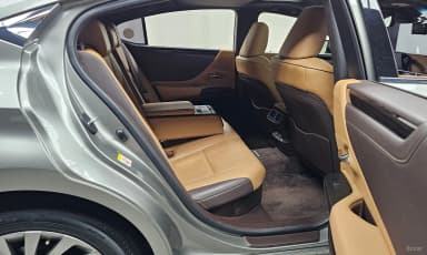 ES300h 7th Generation
