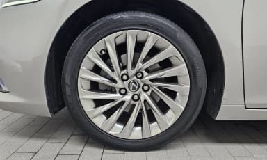 ES300h 7th Generation