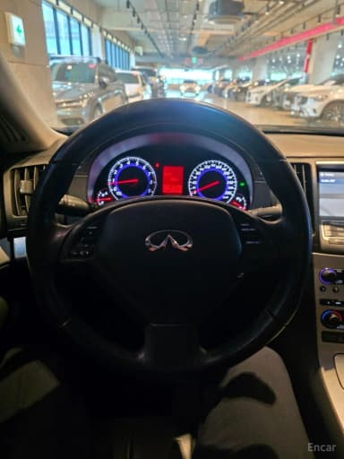 G37