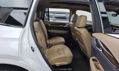XT6