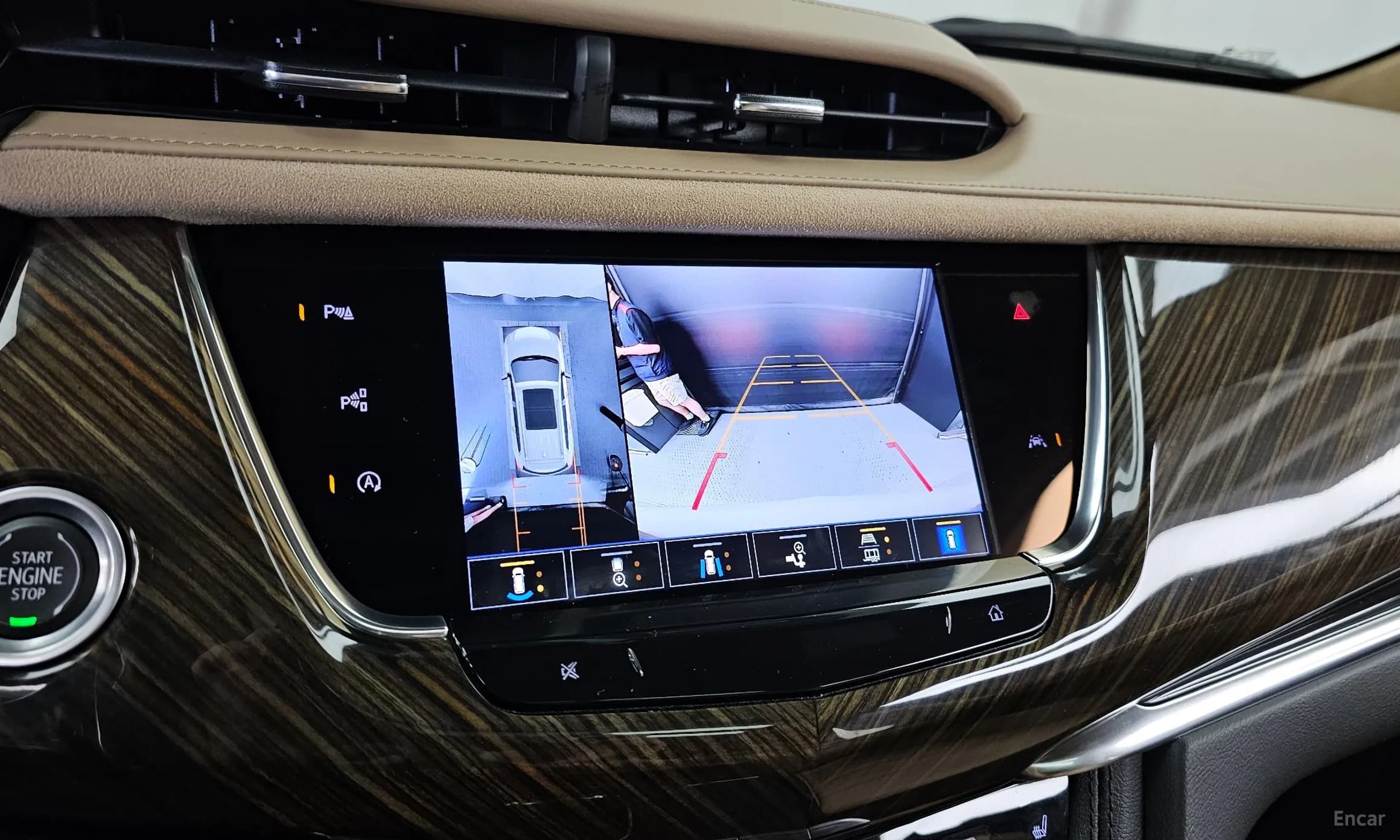 XT6