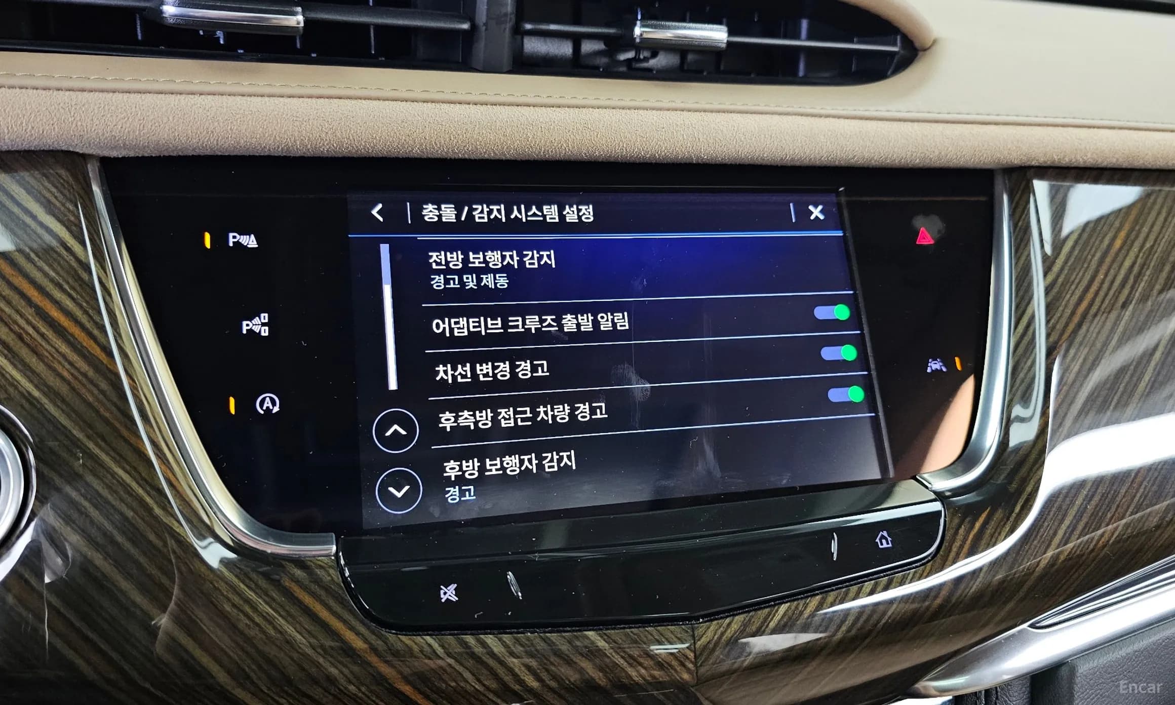 XT6