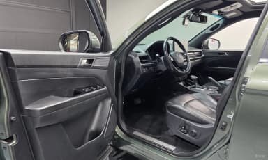 Rexton Sports Khan