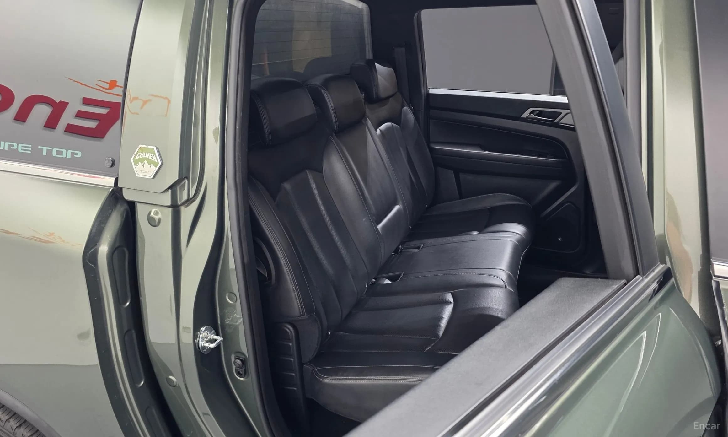 Rexton Sports Khan