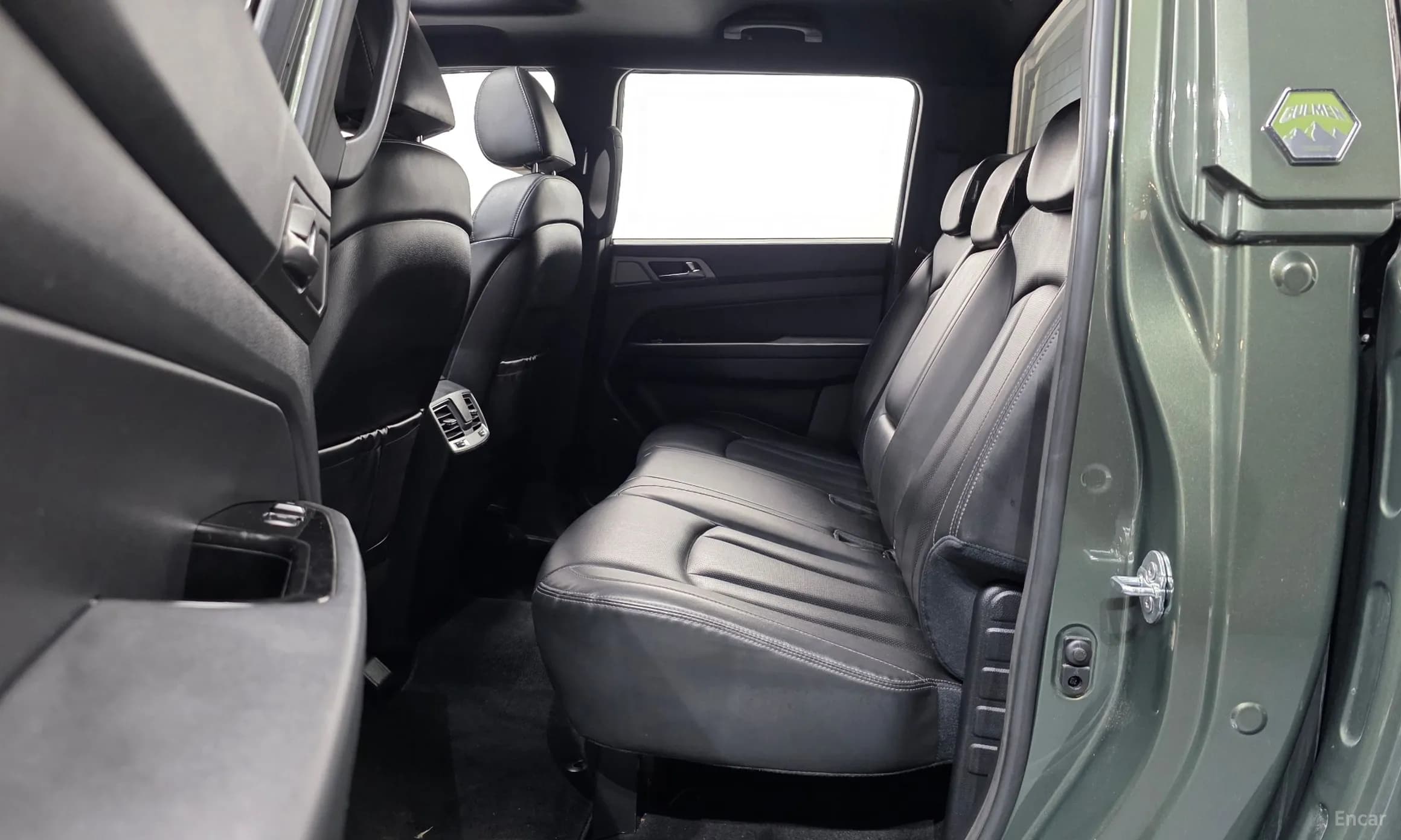 Rexton Sports Khan