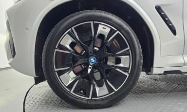 iX3