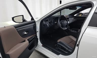 ES300h 7th Generation