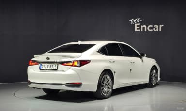 ES300h 7th Generation