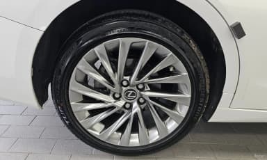 ES300h 7th Generation