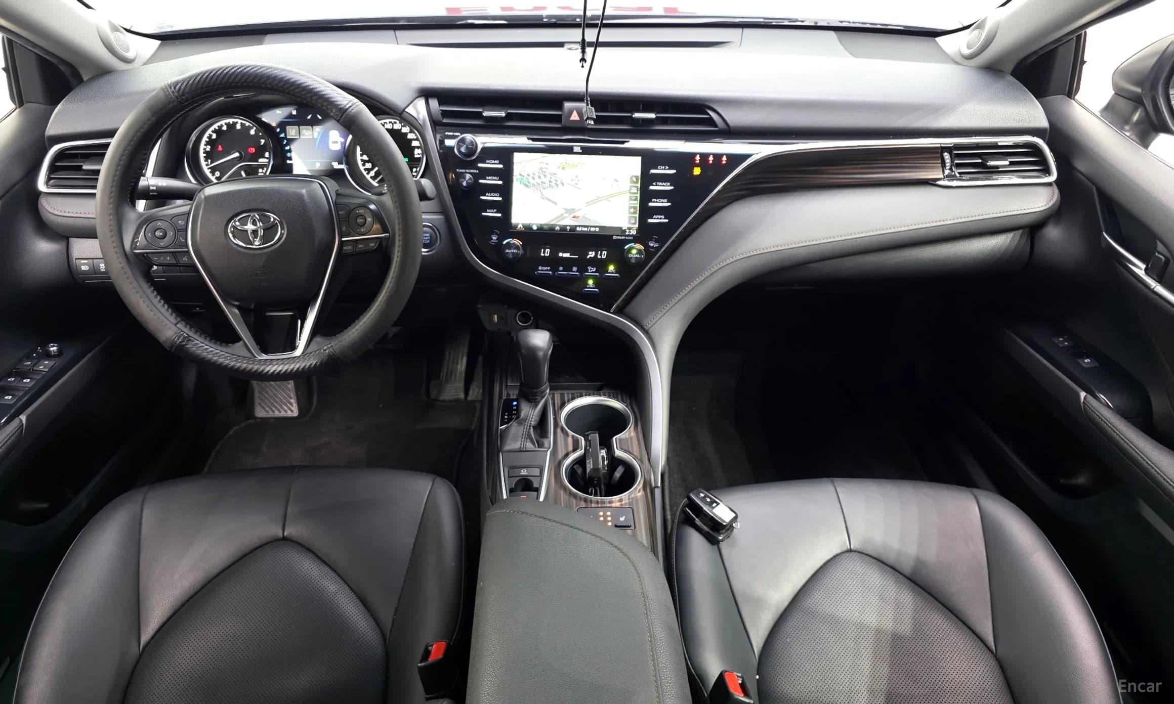 Camry (XV70)