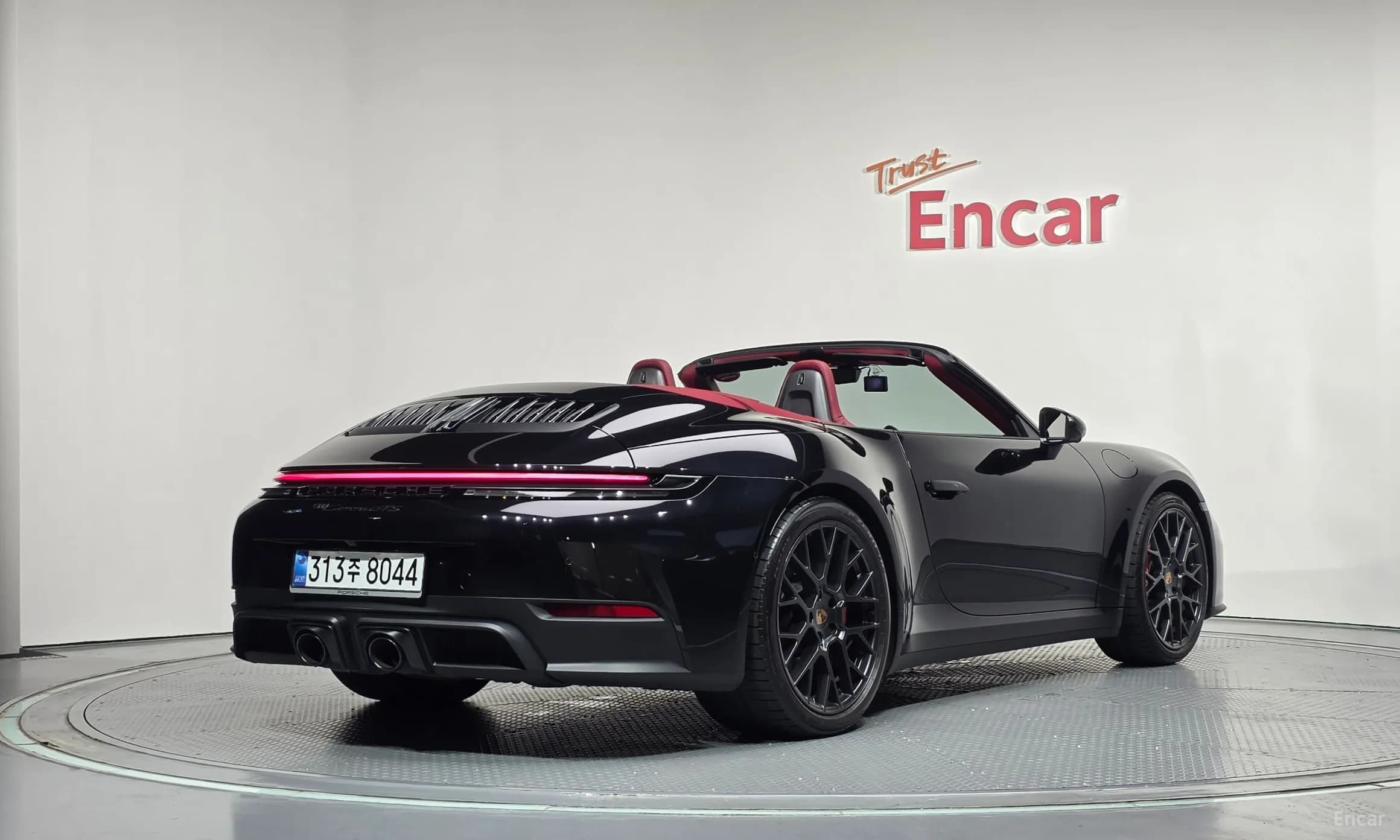 911 (992)