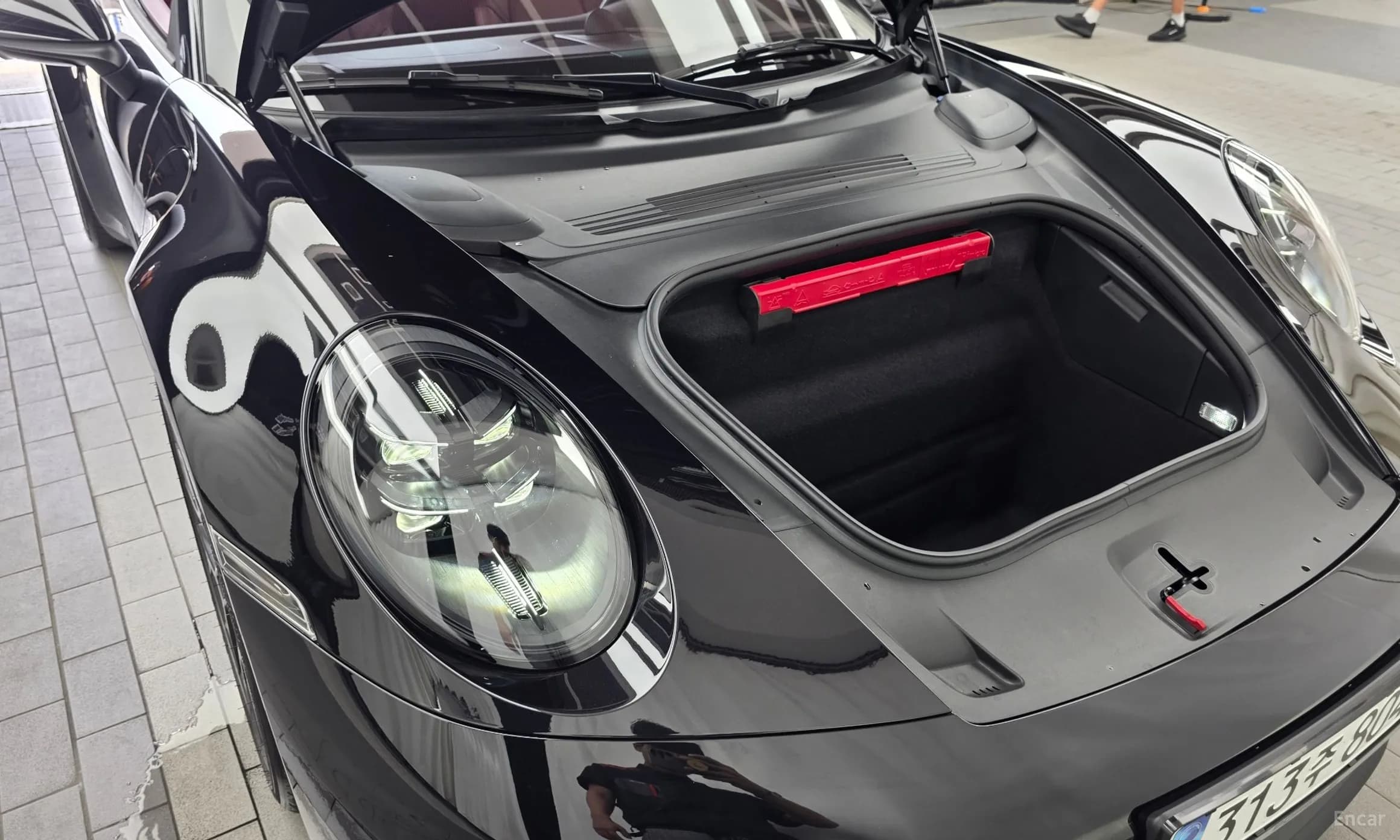 911 (992)