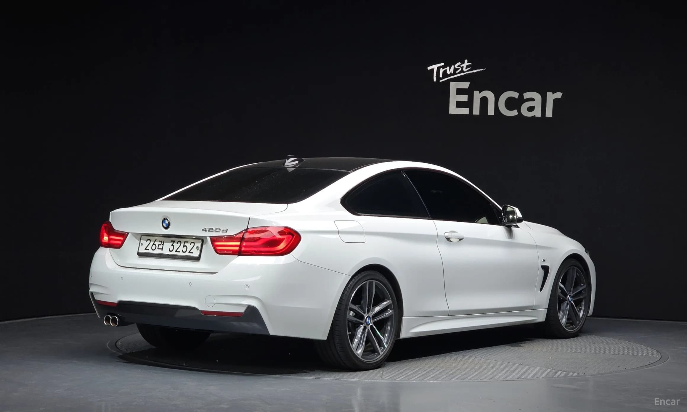 Series 4 (F32)