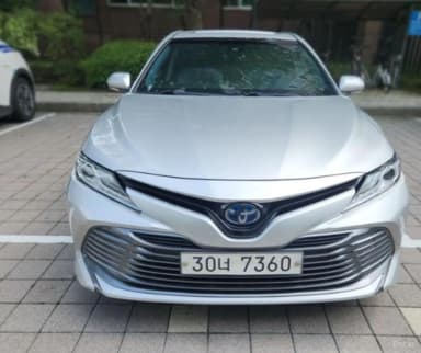 Camry (XV70)