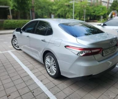 Camry (XV70)