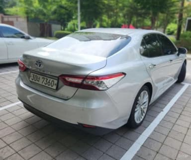 Camry (XV70)