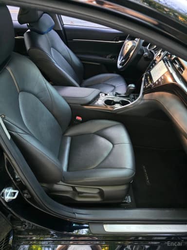 Camry (XV70)