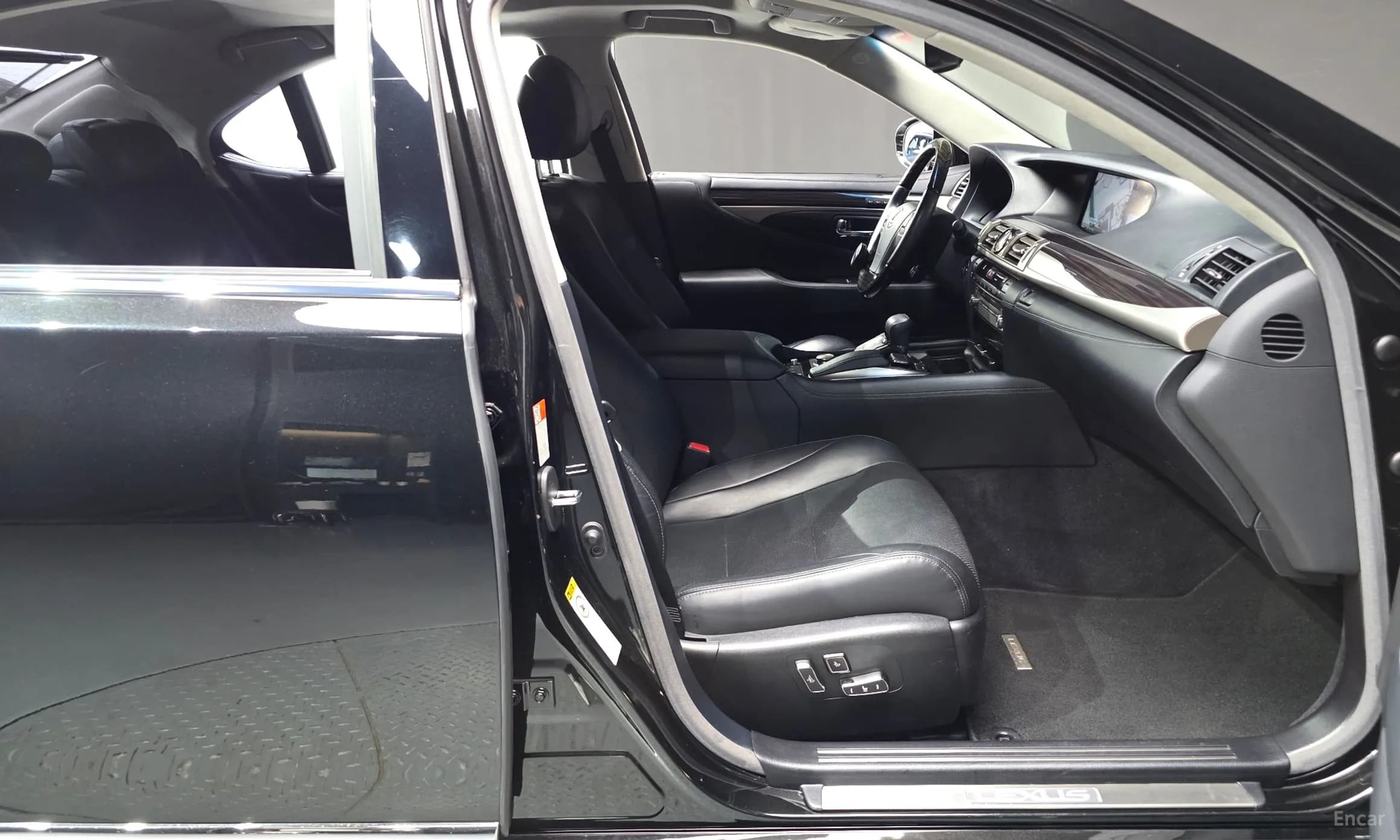 LS460