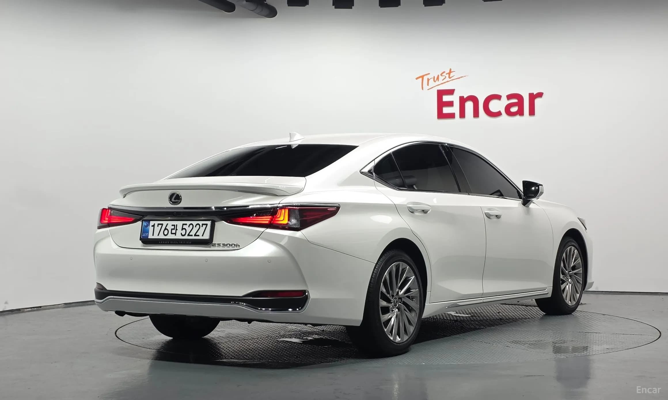 ES300h 7th Generation