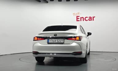 ES300h 7th Generation