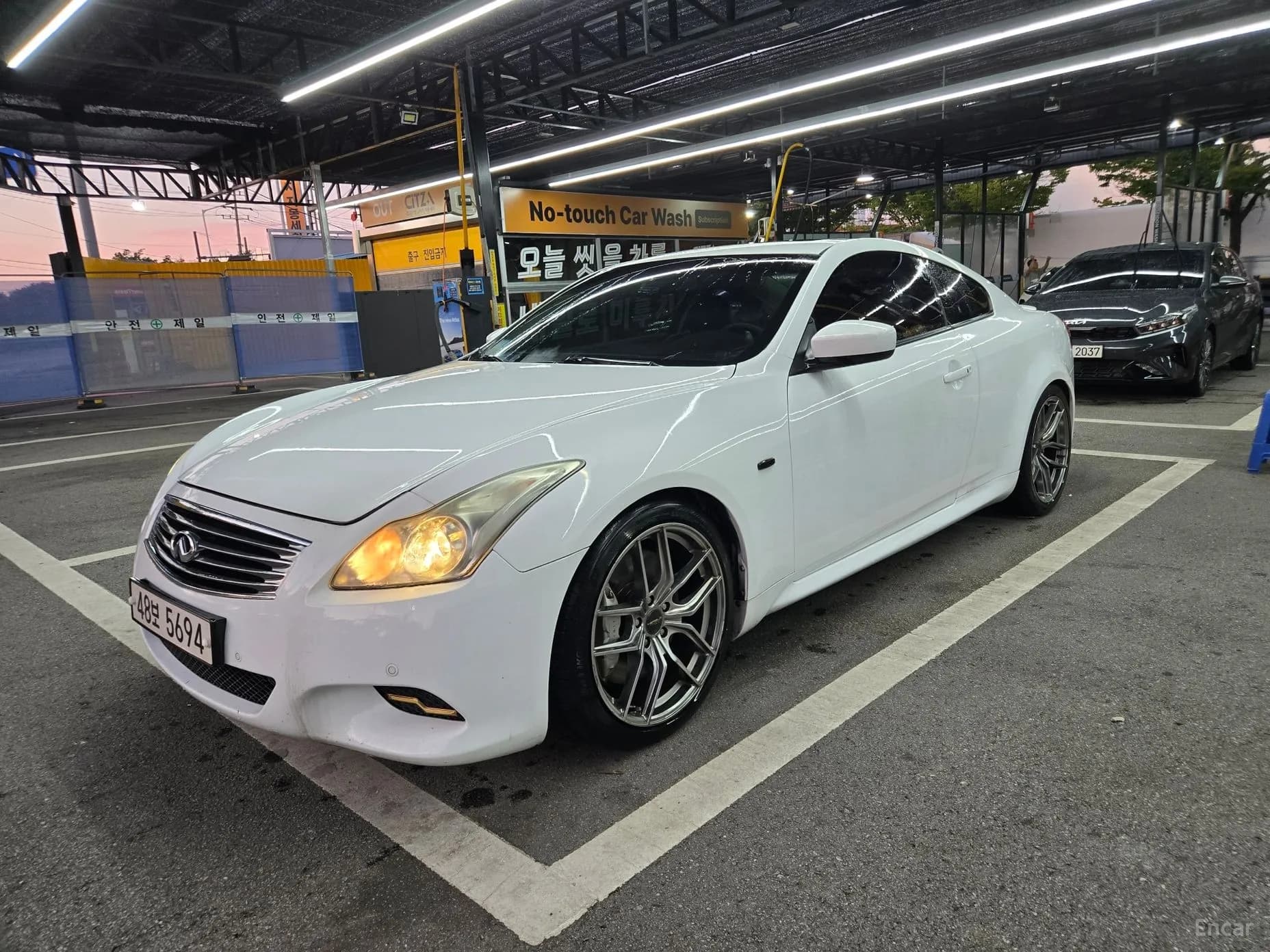 G37