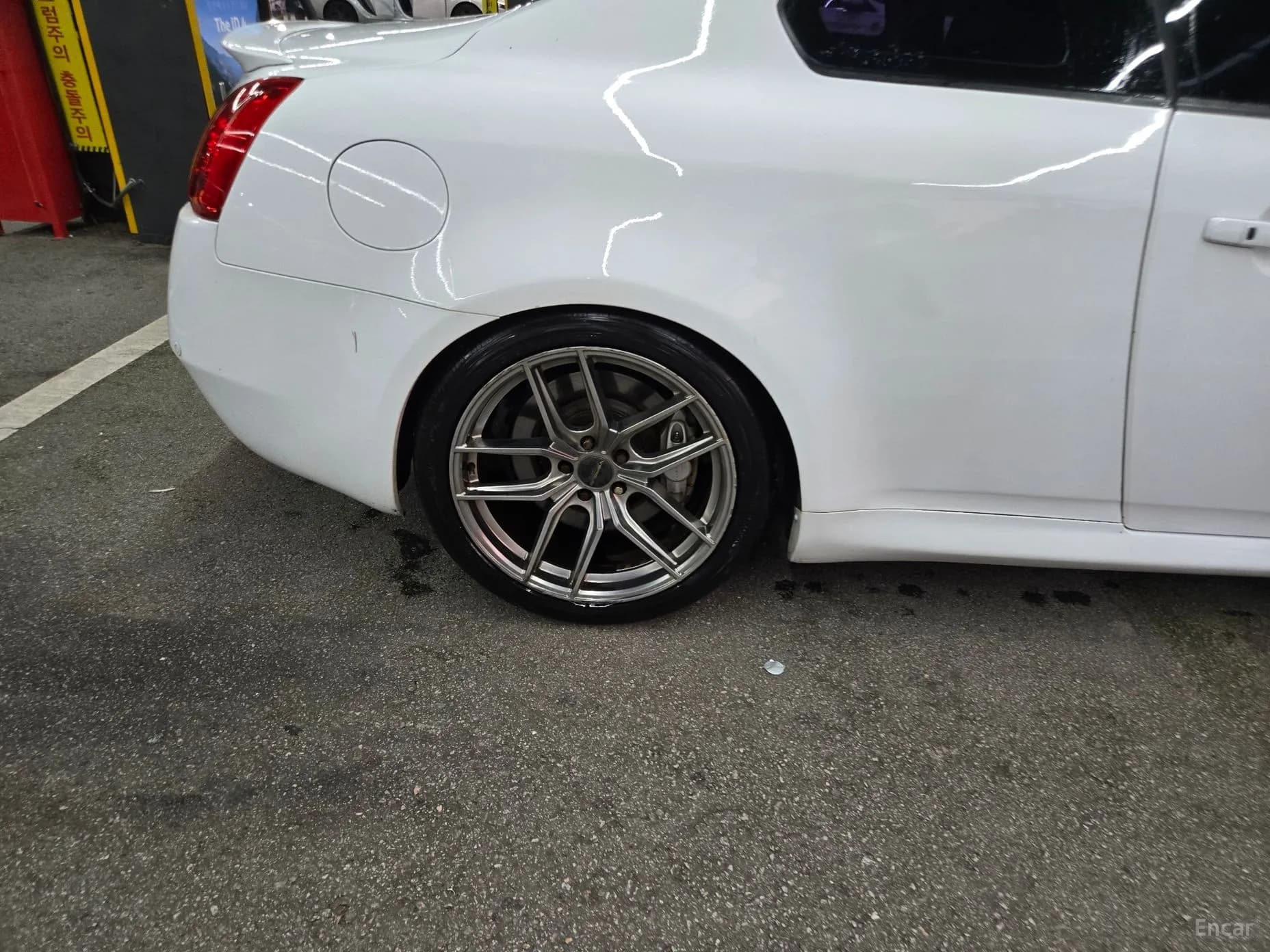G37