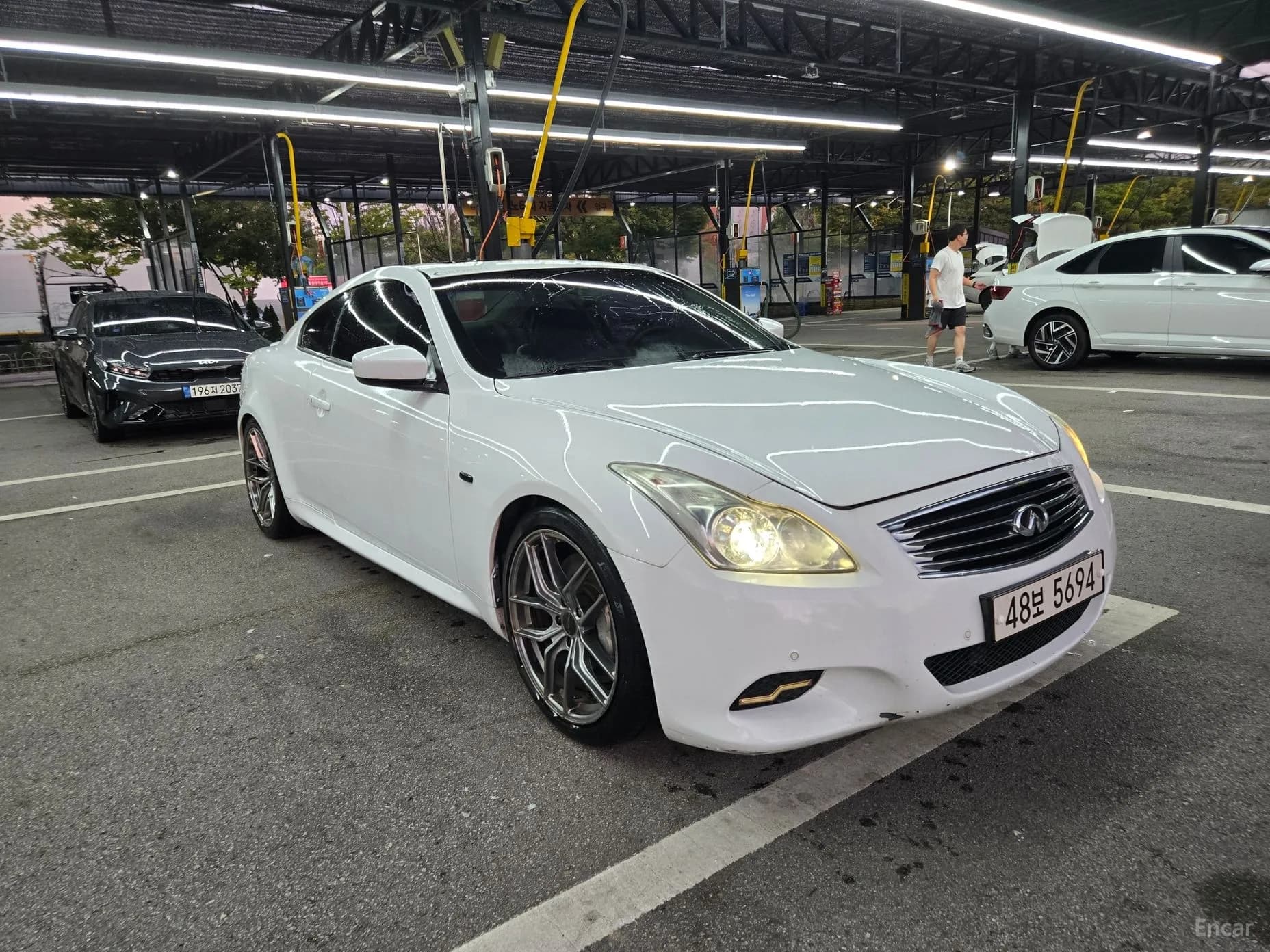 G37