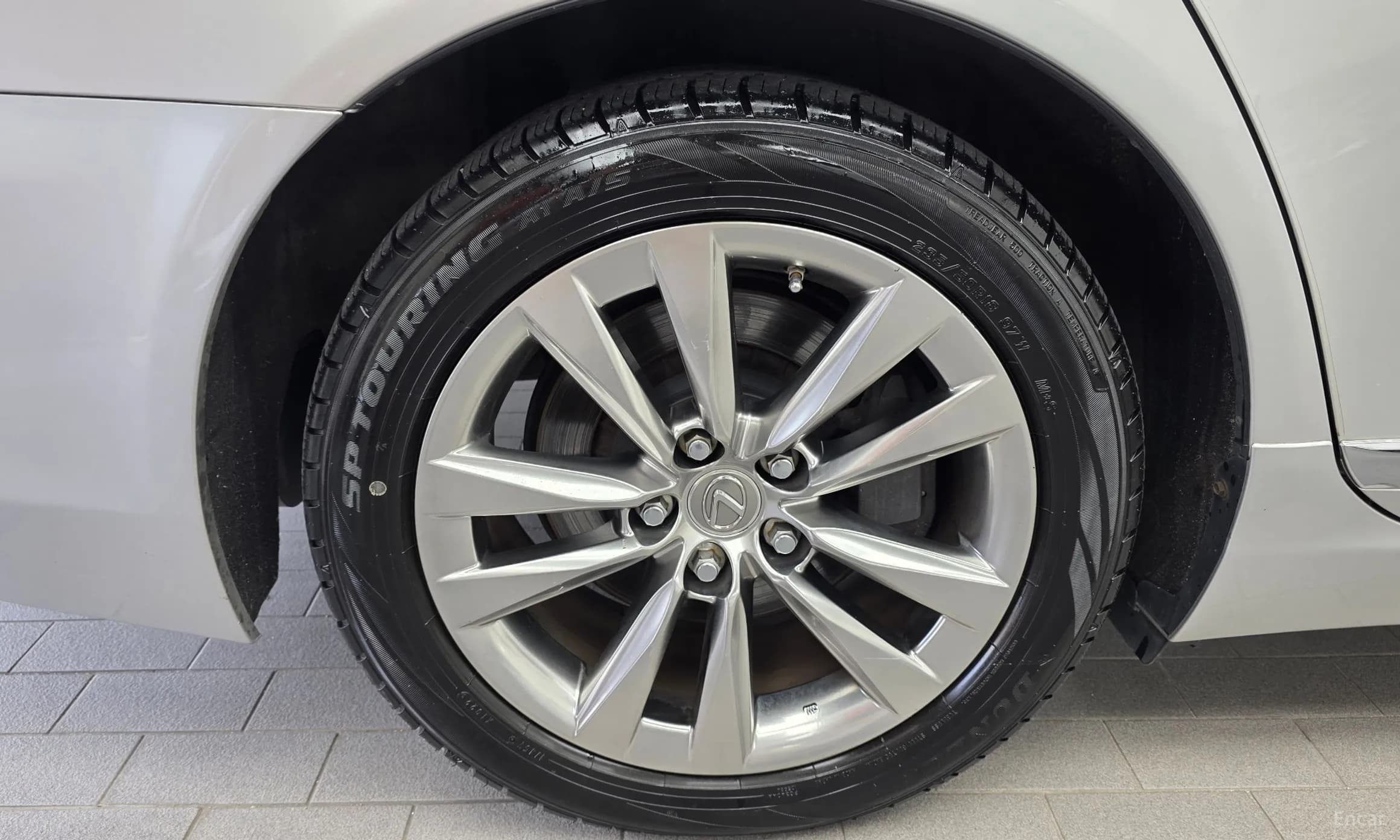 LS460