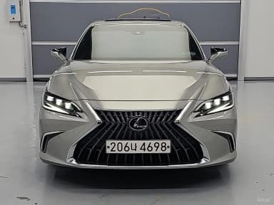ES300h 7th Generation