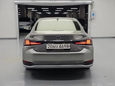 ES300h 7th Generation