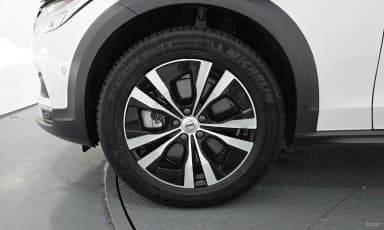 V90 Cross Country