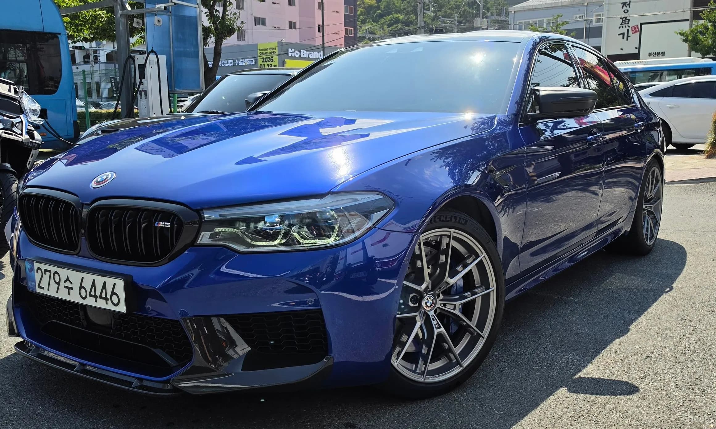 M5 (F90)