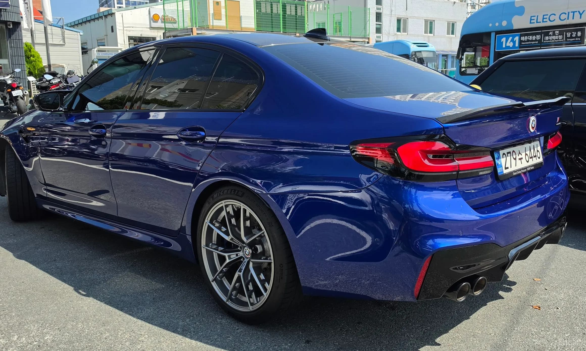 M5 (F90)