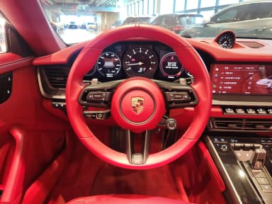 911 (992)