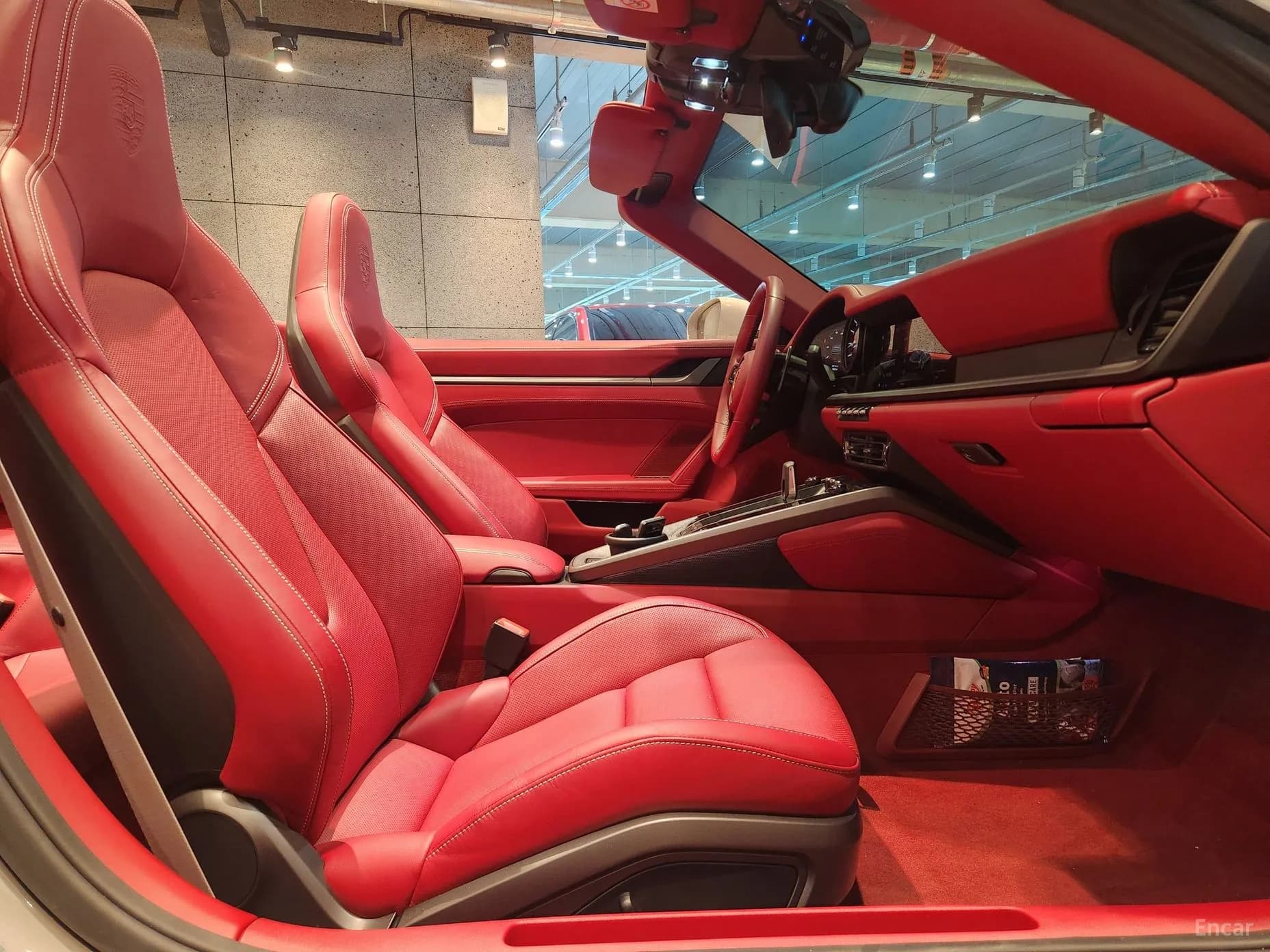 911 (992)