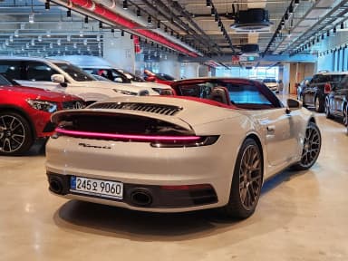 911 (992)