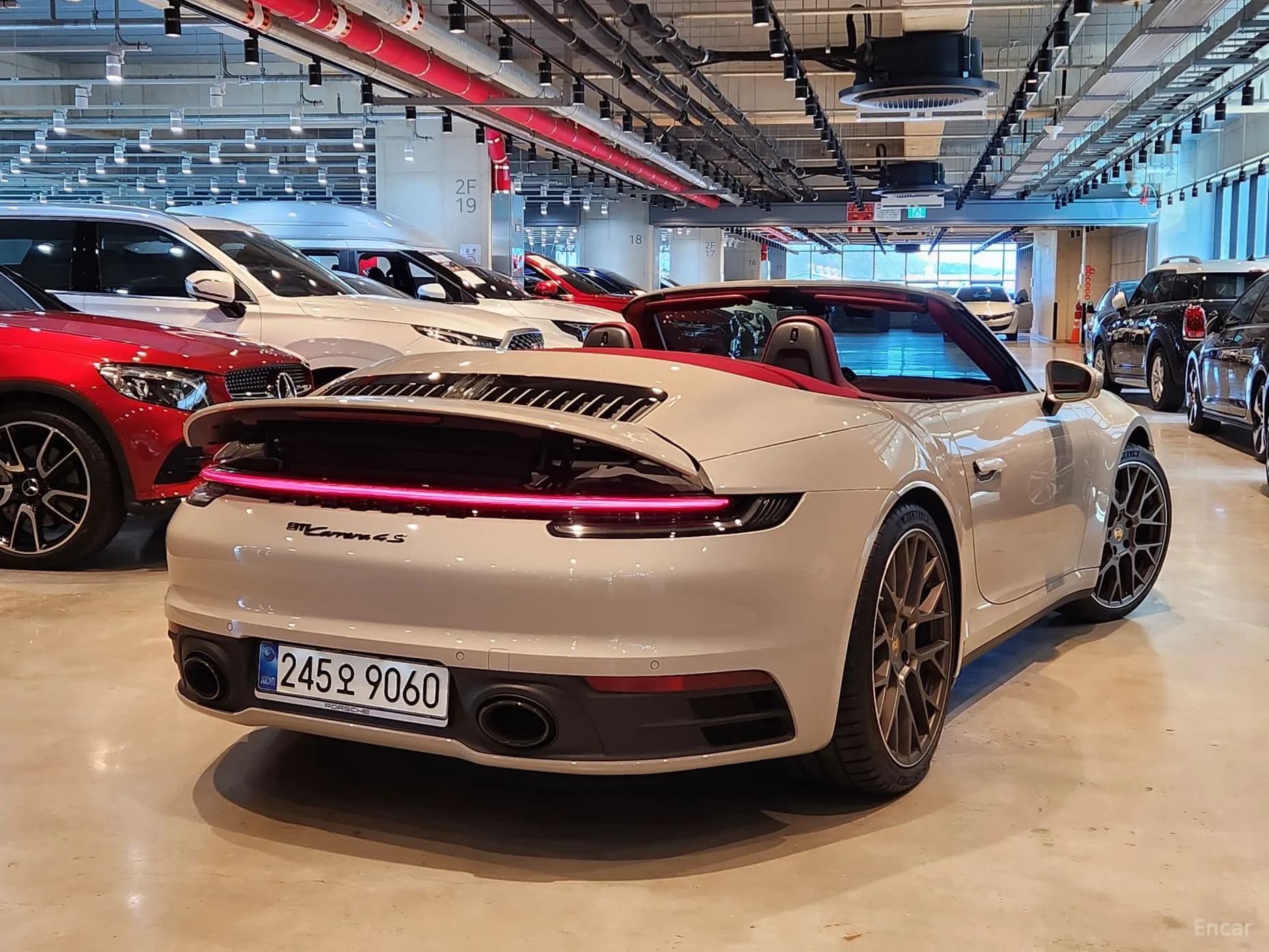911 (992)