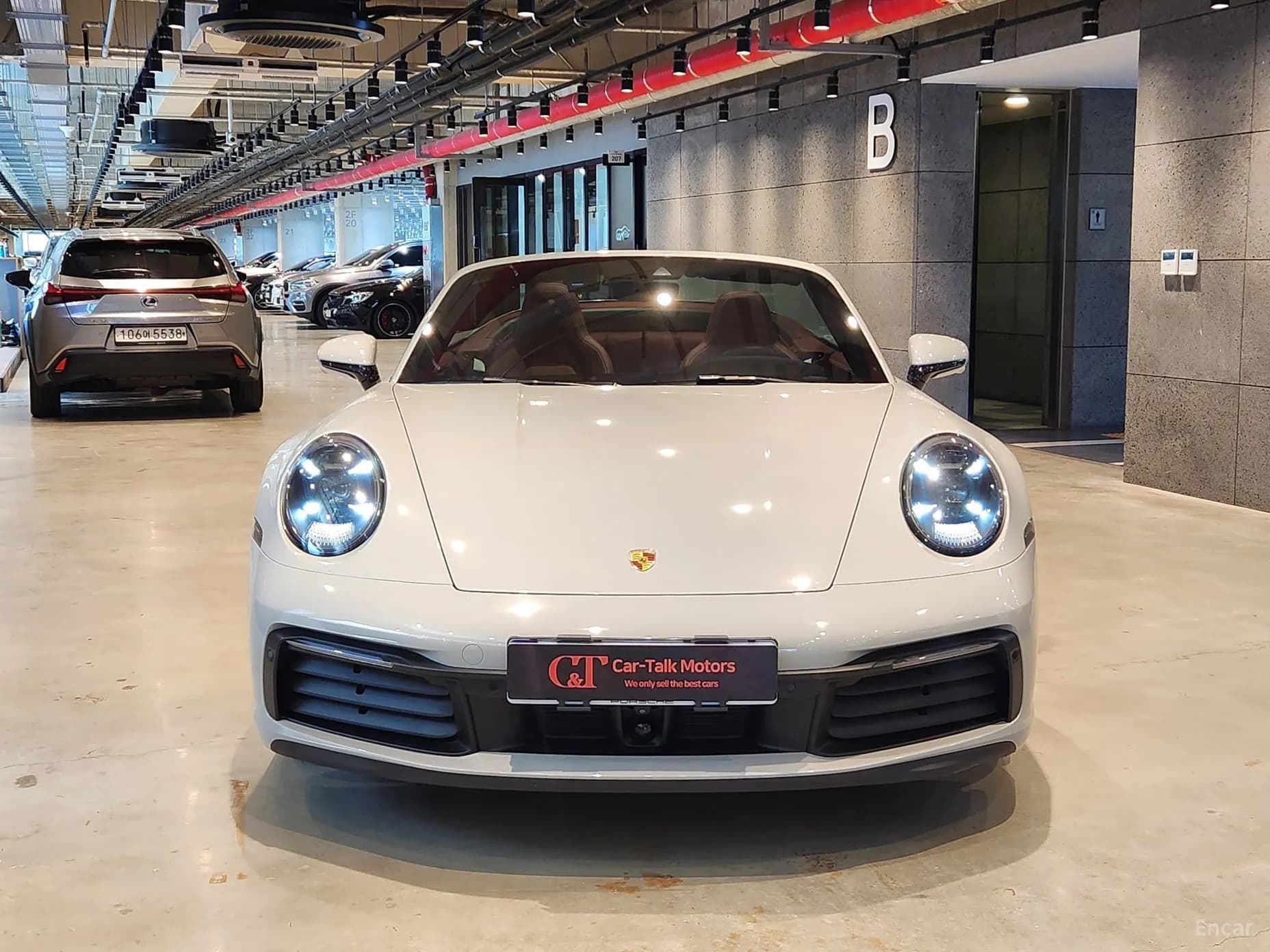 911 (992)