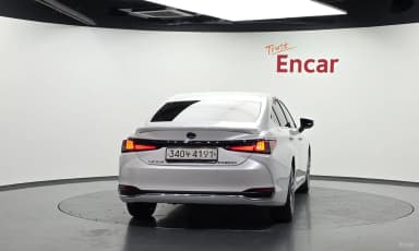 ES300h 7th Generation