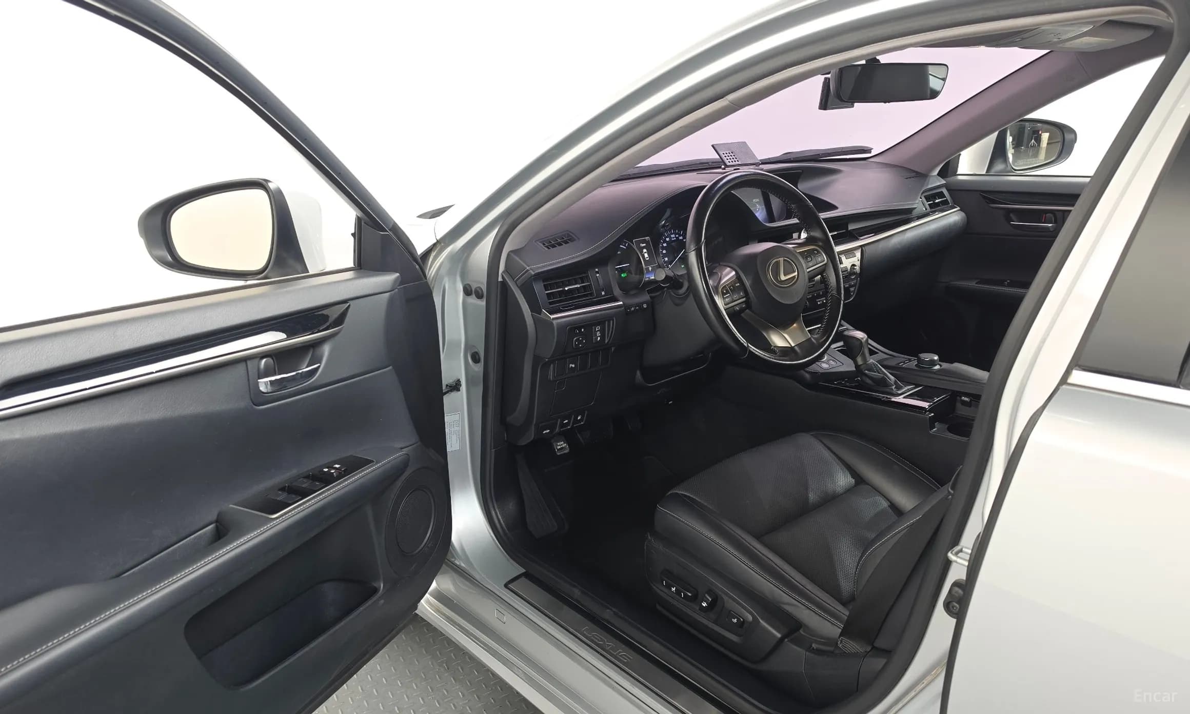 New ES300h