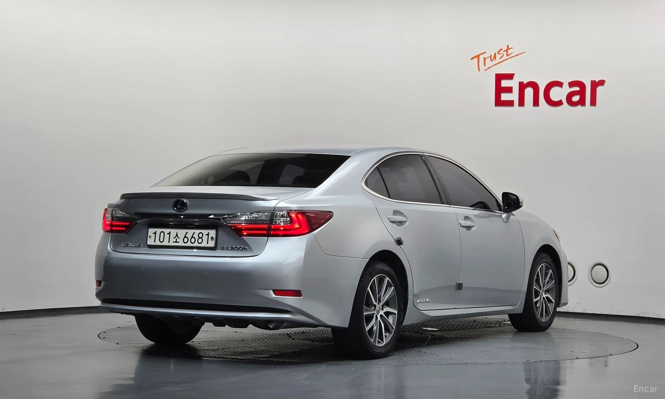New ES300h