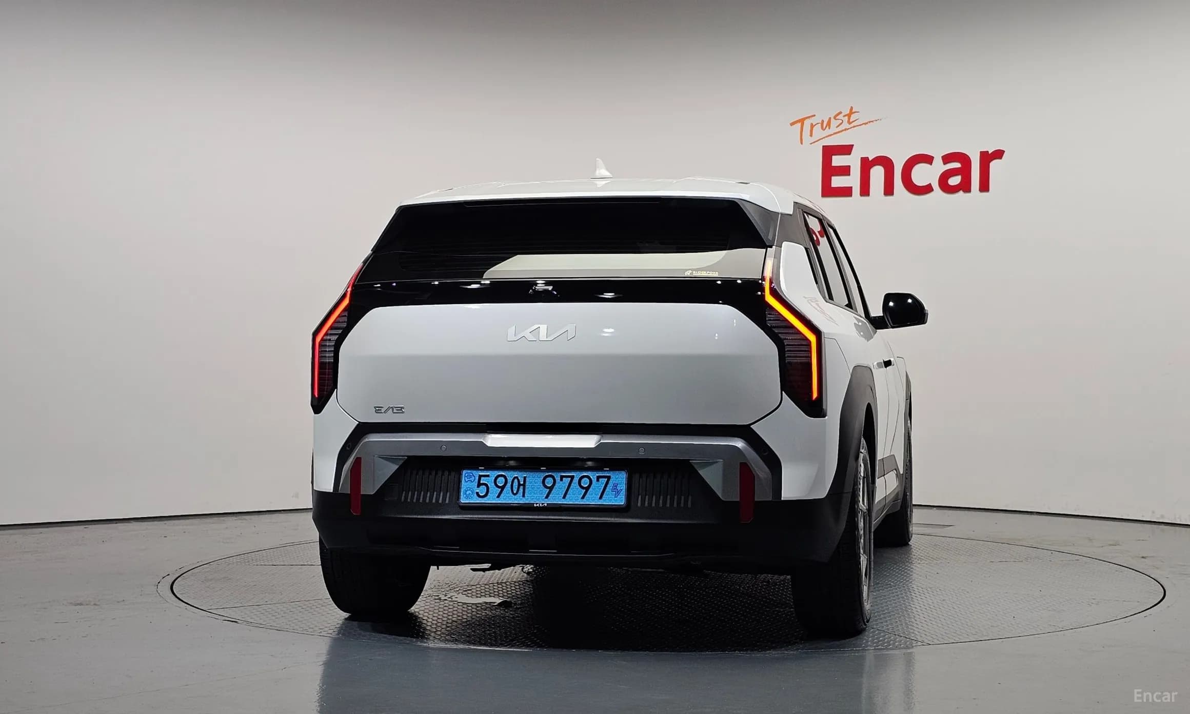 EV3