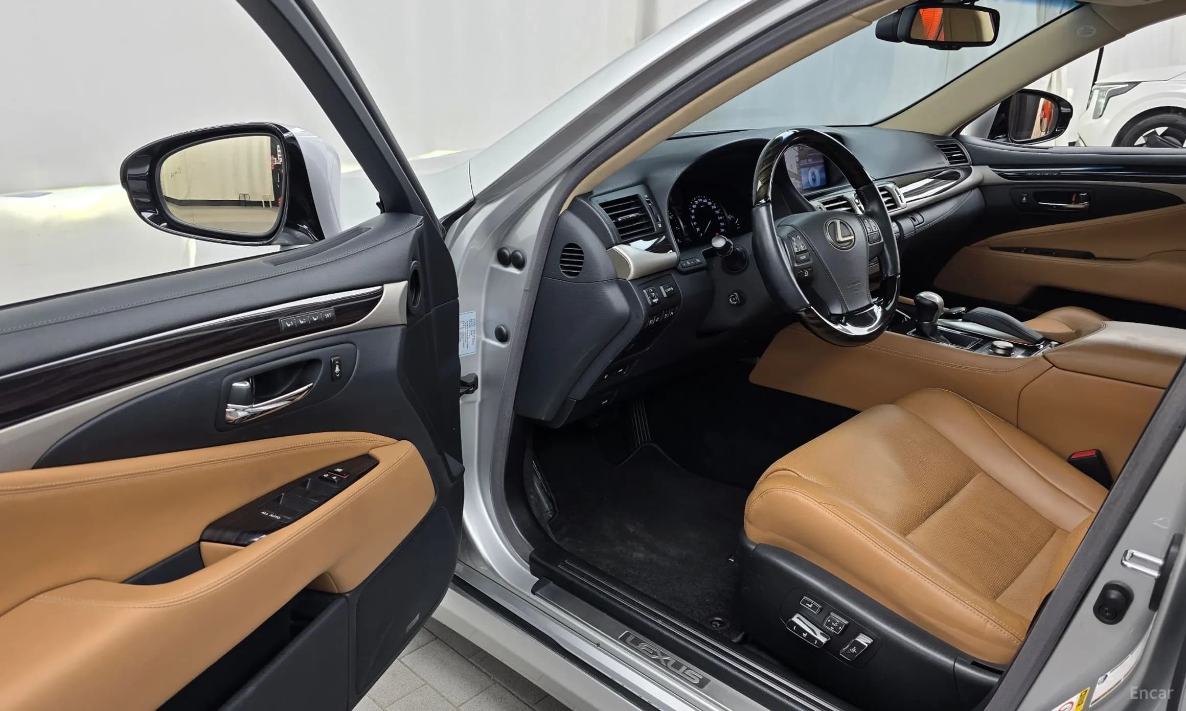 LS460L