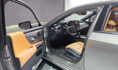 ES300h 7th Generation