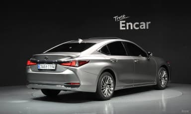 ES300h 7th Generation